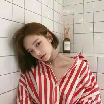 小姐嬉春